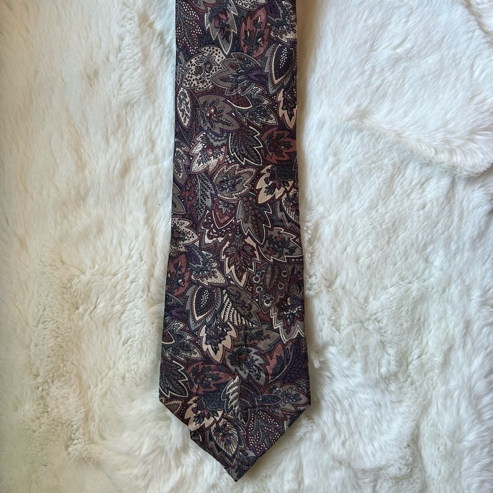 Oscar de la Renta Burgundy Tan Brown and Gray Paisley Silk Tie